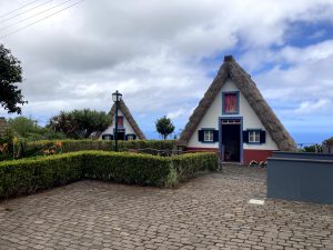 Typické madeirské domečky - Santana houses